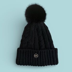 ⚡️Michael•Kors Black Cozy Cable Knit Beanie with Pom